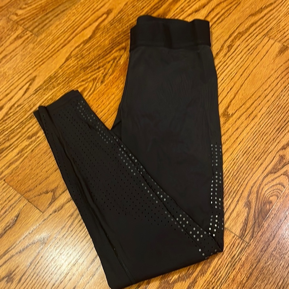 Lululemon Women’s Black Leggings Size 6